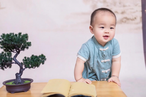 武汉供卵包生男孩宝宝脸上小白点